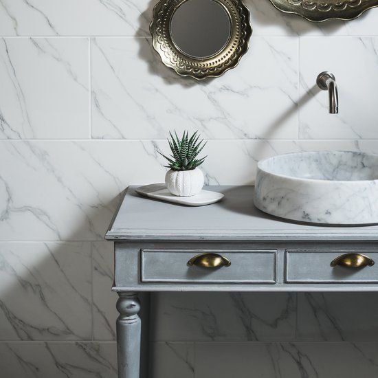 H & R Johnson Classics Carrara 20x30cm
